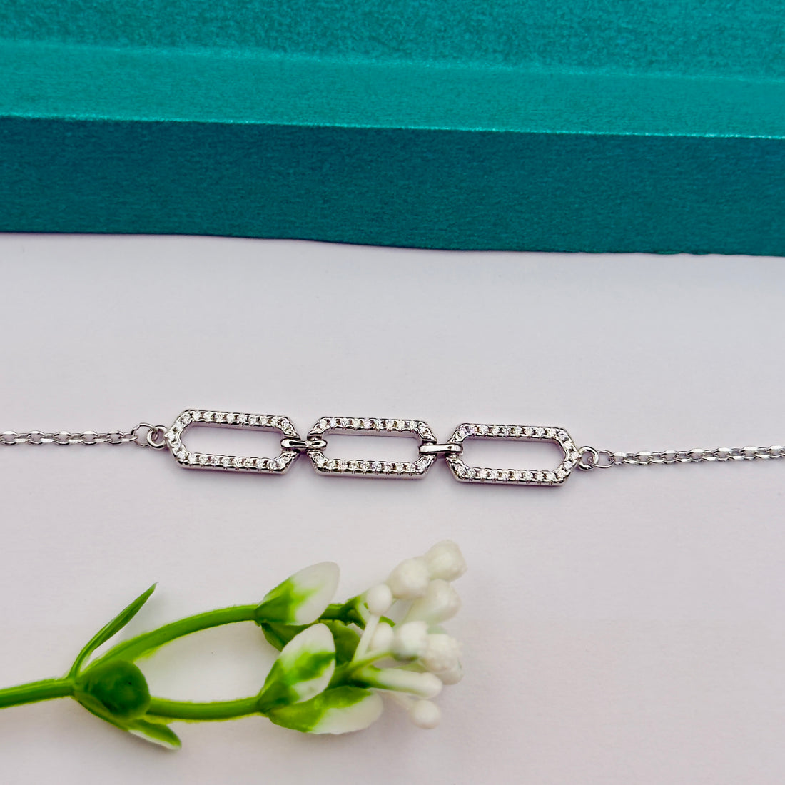 Minimalist Silver Linked Shapes Bracelet – 92.5 Purity