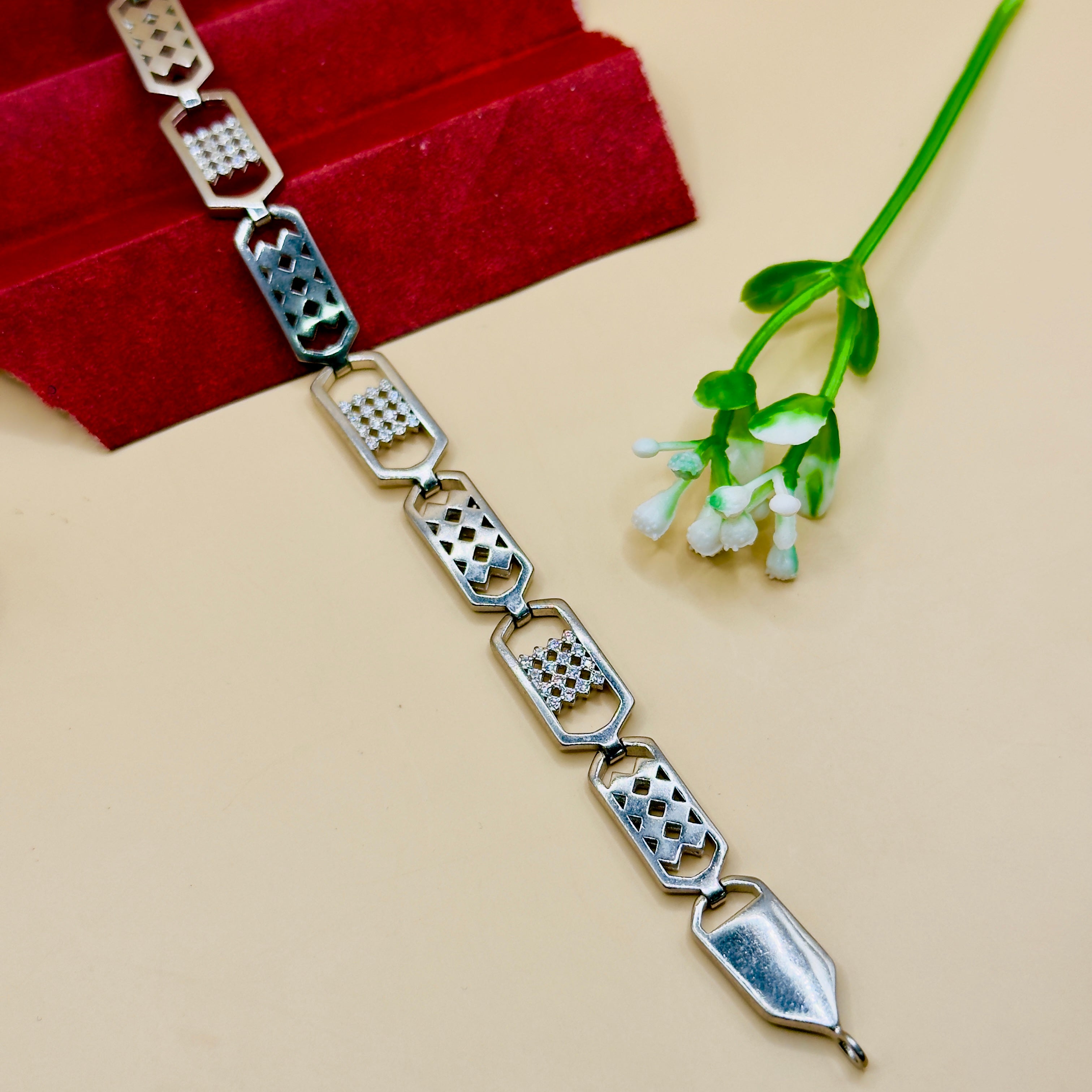 Stylish Cut-Work Silver Men’s Bracelet